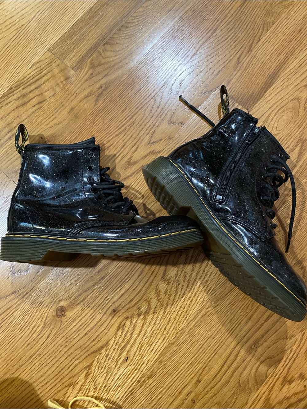 Dr. Marten’s 1460 Glitter J Kids US 3
